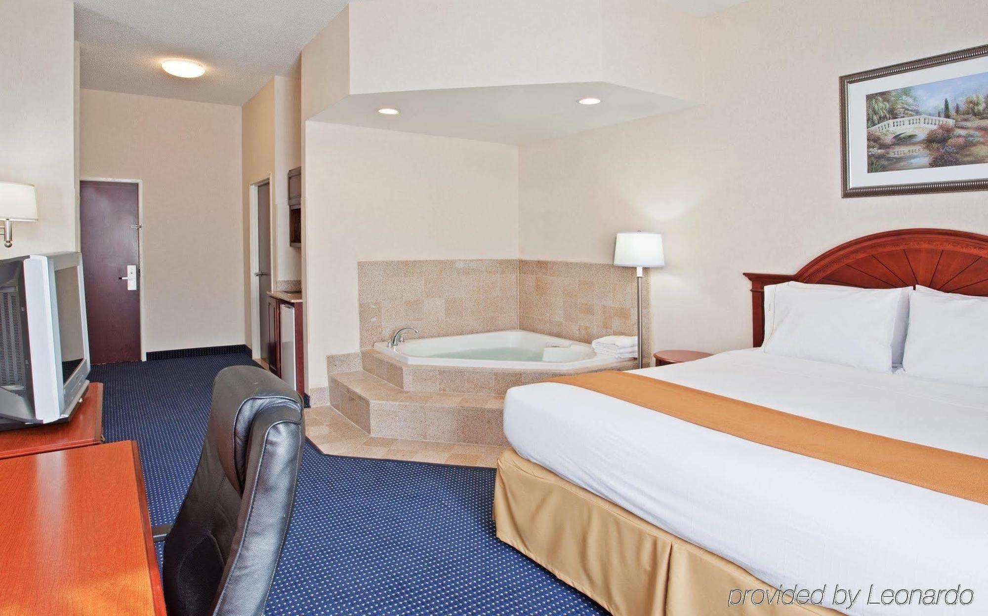 Holiday Inn Express Hotel & Suites Cleveland-Richfield By Ihg Brecksville Szoba fotó